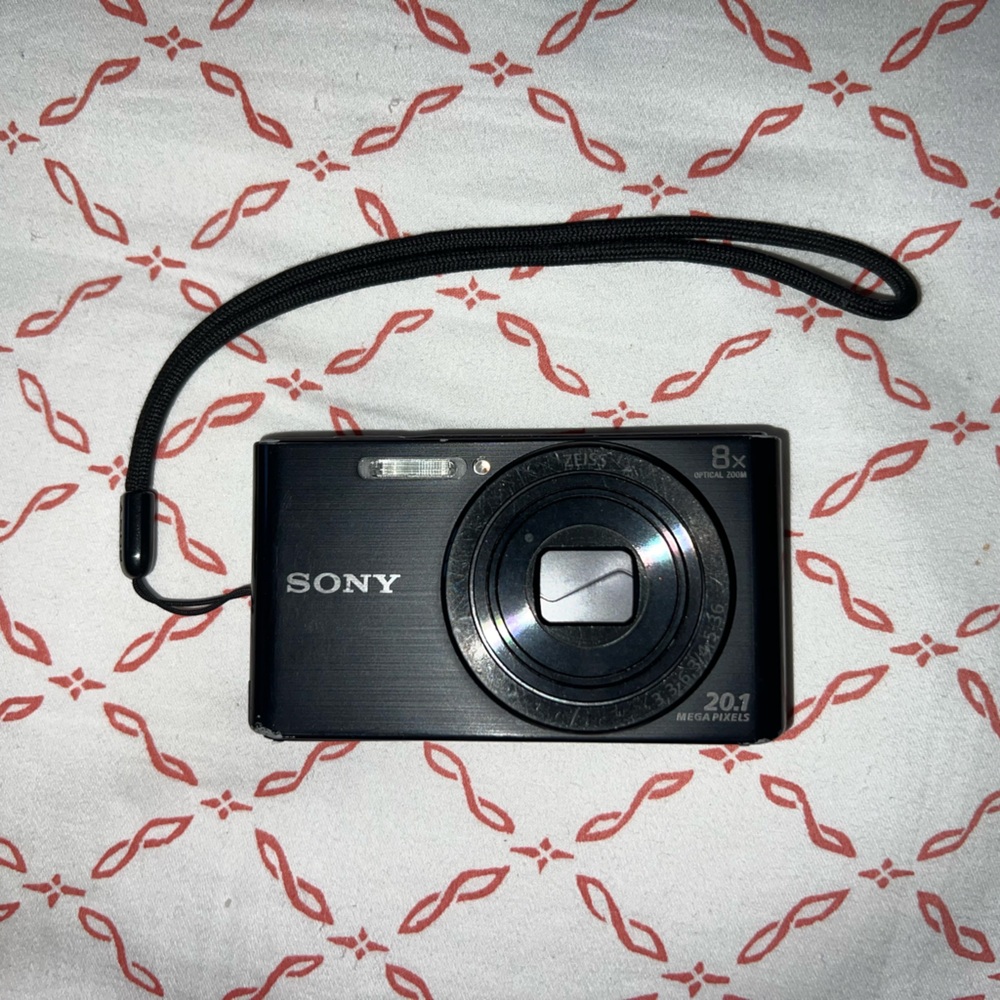 Sony DSC-W 830 Black Digital Camera